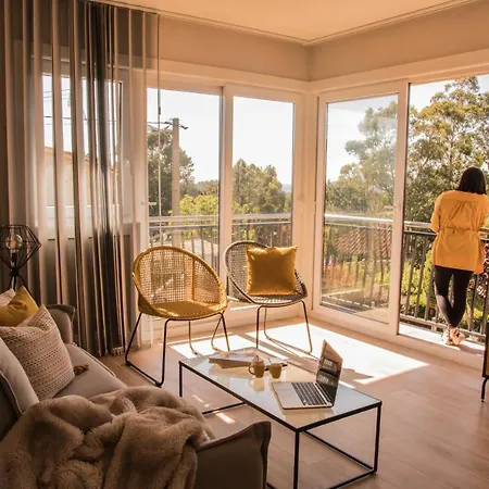 Porto & America. * Nigrán